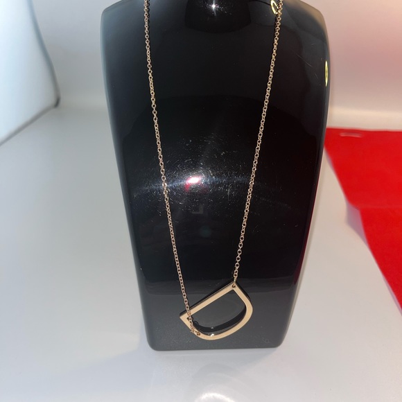 Letter D necklace - Picture 3 of 4